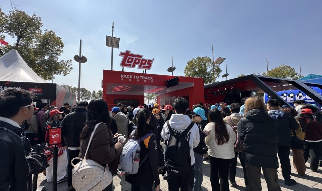 开云体育入口-现场直击｜3天23万人次观众涌入上赛场，F1引爆上海文商旅体展消费