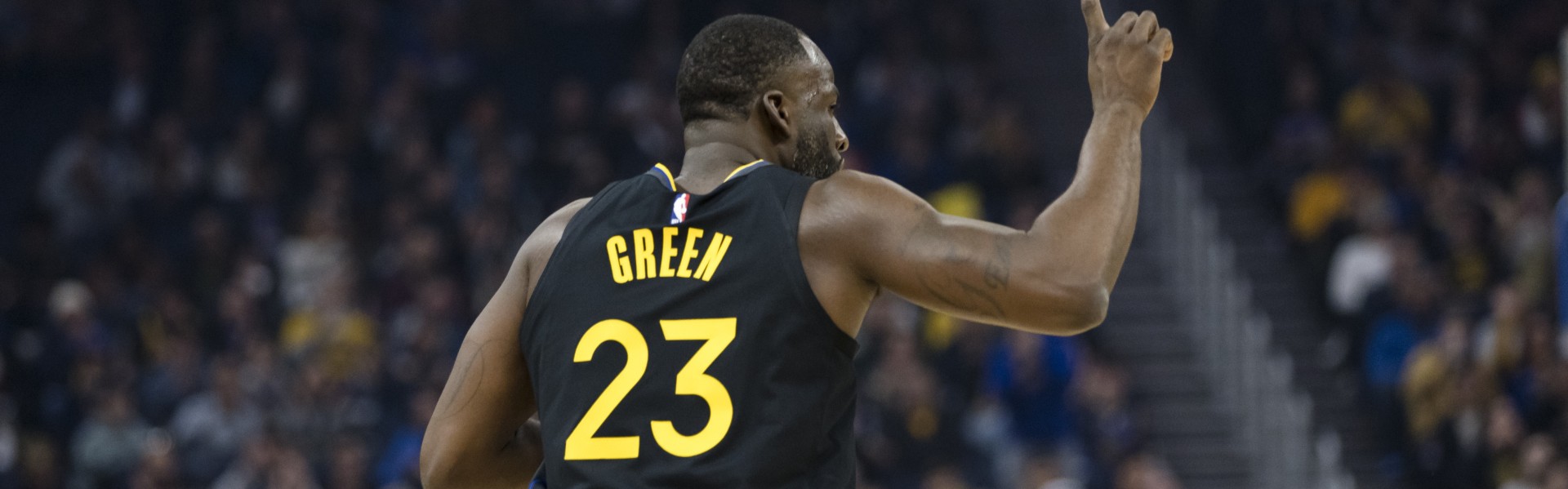 kaiyun-阿里纳斯：追梦是脏动作之王 他的动作都能出集锦 而且真的会伤人