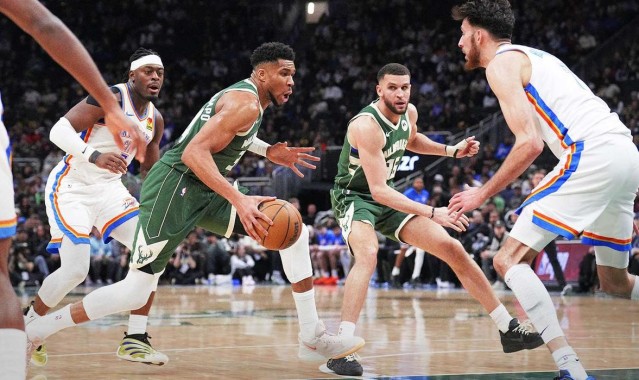 开云网页版-老伤难愈！字母哥三度因小腿伤休战，雄鹿东部第11，处境堪忧